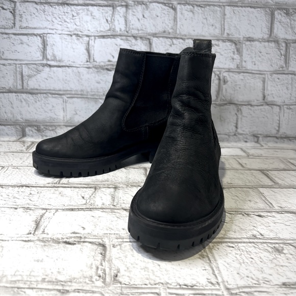 👢 TIMBERLAND WOMEN'S COURMAYEUR VALLEY CHELSEA BLACK NUBUCK BOOT. SZ US 7 - Picture 3 of 11